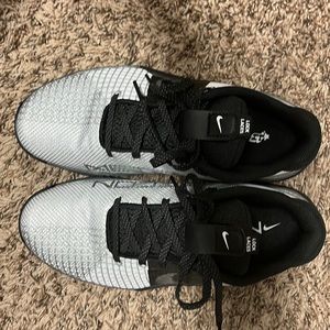 Nike metcon Black/ Gary
